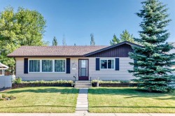 3528 50 Avenue Innisfail, AB T4G 1J1