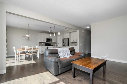 403 Simpkins Wynd, Leduc, AB 