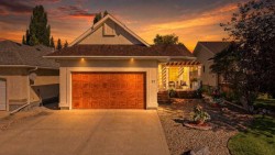 97 Andrews Close Red Deer, AB T4R 2R1