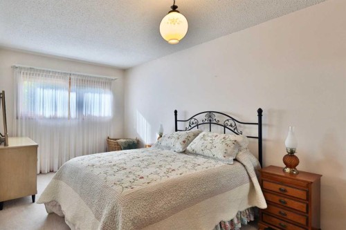 5615 51 Avenue, Camrose, AB 