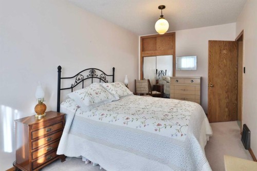 5615 51 Avenue, Camrose, AB 