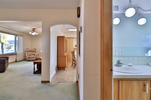 5615 51 Avenue, Camrose, AB 