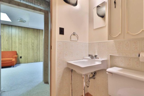 5615 51 Avenue, Camrose, AB 