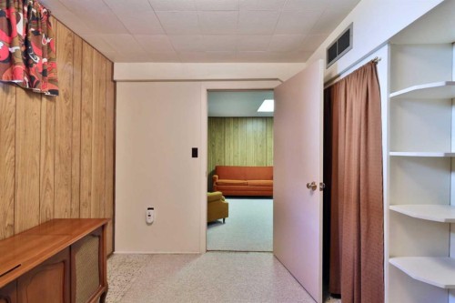 5615 51 Avenue, Camrose, AB 