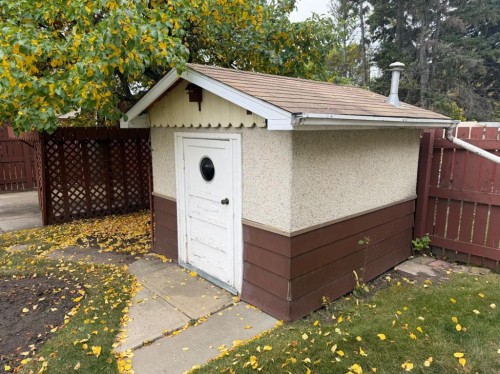 5615 51 Avenue, Camrose, AB 