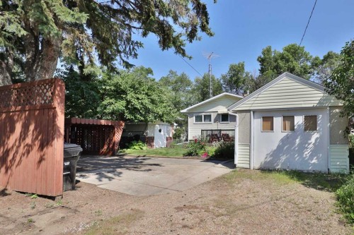 5615 51 Avenue, Camrose, AB 