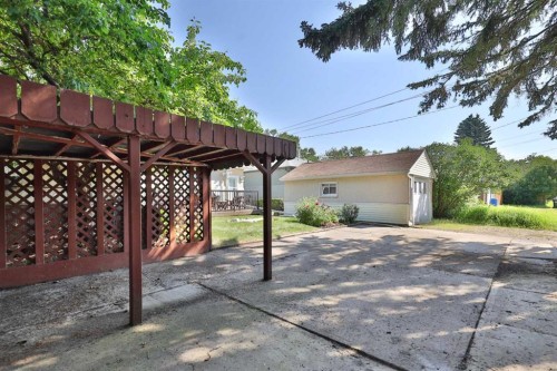 5615 51 Avenue, Camrose, AB 