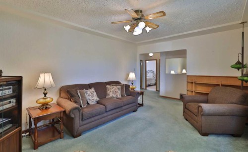 5615 51 Avenue, Camrose, AB 