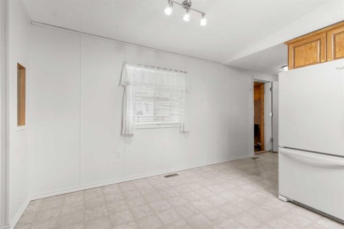 150 Devilder Avenue, Trochu, AB 