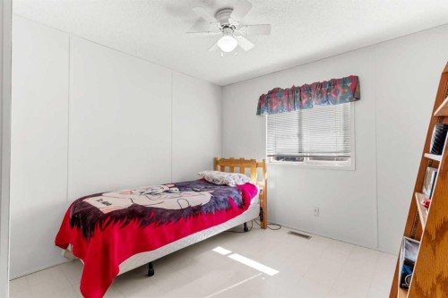 150 Devilder Avenue, Trochu, AB 