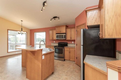 236 Kingston Drive, Red Deer, AB 