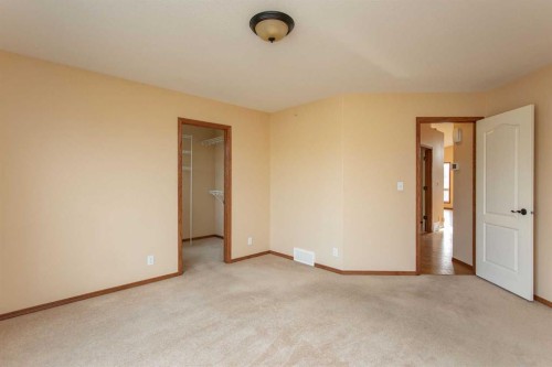 236 Kingston Drive, Red Deer, AB 