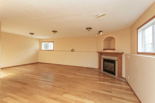 236 Kingston Drive, Red Deer, AB 
