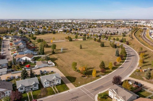 236 Kingston Drive, Red Deer, AB 