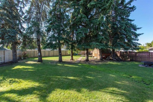 6107 55 Avenue, Ponoka, AB 
