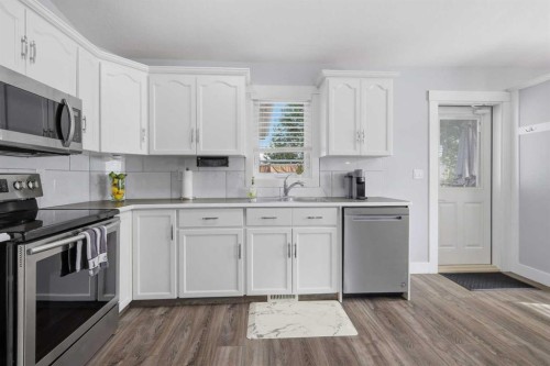 35 Heenan Crescent, Sylvan Lake, AB 