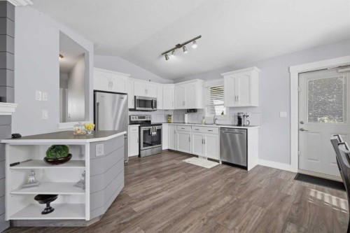 35 Heenan Crescent, Sylvan Lake, AB 