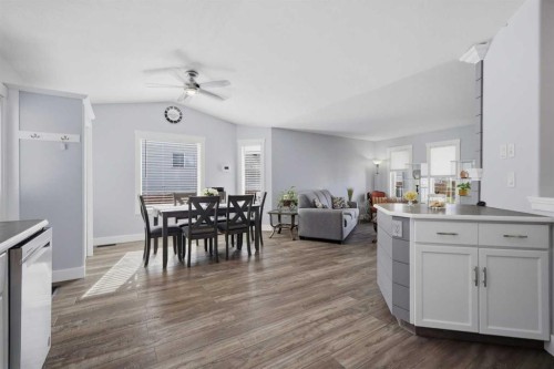 35 Heenan Crescent, Sylvan Lake, AB 