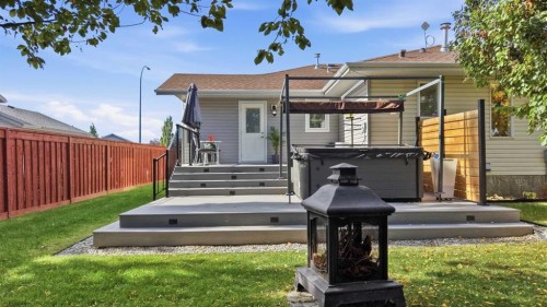 35 Heenan Crescent, Sylvan Lake, AB 