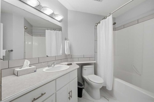 35 Heenan Crescent, Sylvan Lake, AB 