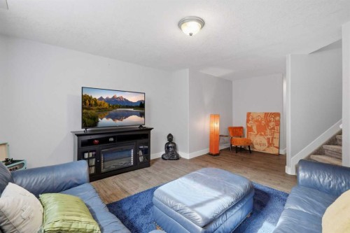 35 Heenan Crescent, Sylvan Lake, AB 