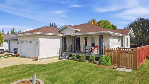 35 Heenan Crescent, Sylvan Lake, AB 
