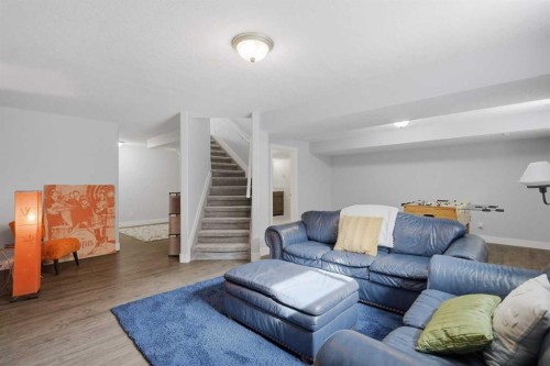 35 Heenan Crescent, Sylvan Lake, AB 