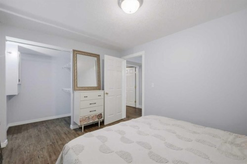 35 Heenan Crescent, Sylvan Lake, AB 