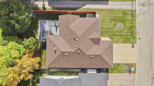35 Heenan Crescent, Sylvan Lake, AB 