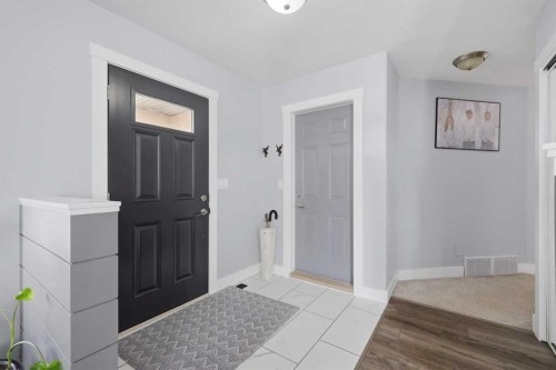 35 Heenan Crescent, Sylvan Lake, AB 