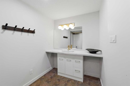 39 Warwick Drive, Red Deer, AB 