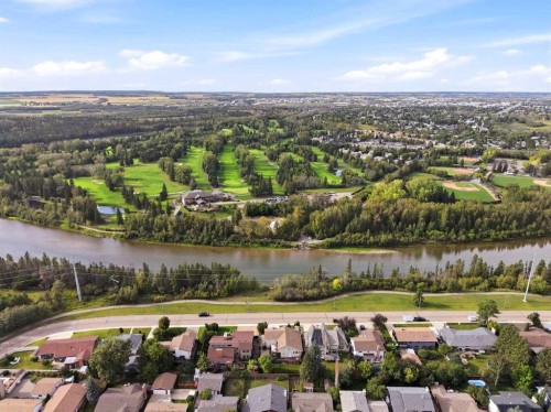 39 Warwick Drive, Red Deer, AB 