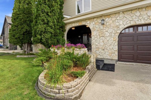 39 Warwick Drive, Red Deer, AB 