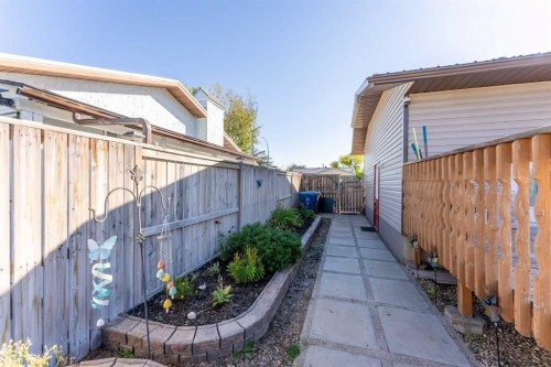 43 Ash Street West, Brooks, AB 