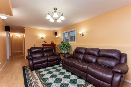 5851 58 Avenue, Red Deer, AB 