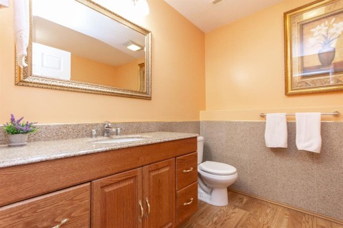 5851 58 Avenue, Red Deer, AB 