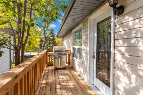 5851 58 Avenue, Red Deer, AB 