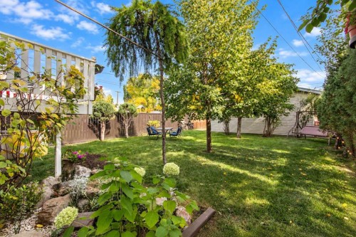 5851 58 Avenue, Red Deer, AB 