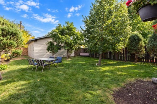 5851 58 Avenue, Red Deer, AB 