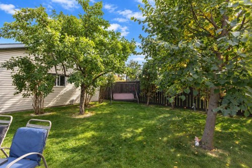 5851 58 Avenue, Red Deer, AB 