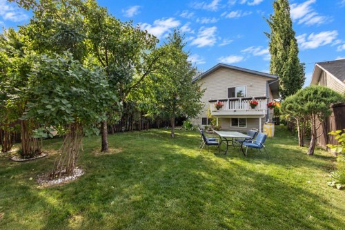 5851 58 Avenue, Red Deer, AB 