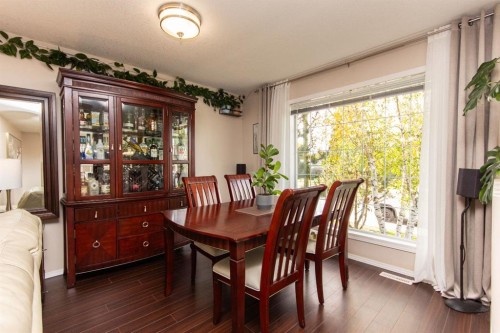 5851 58 Avenue, Red Deer, AB 