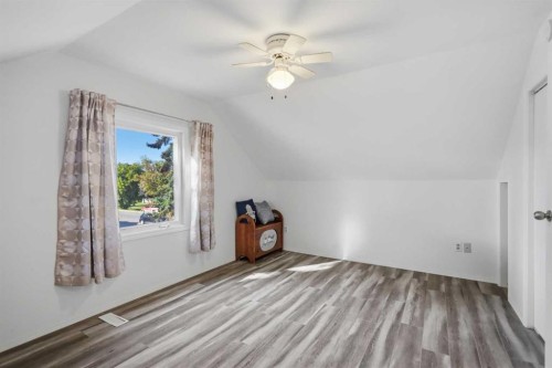 5120 53 Avenue, Ponoka, AB 
