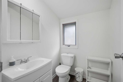 5120 53 Avenue, Ponoka, AB 