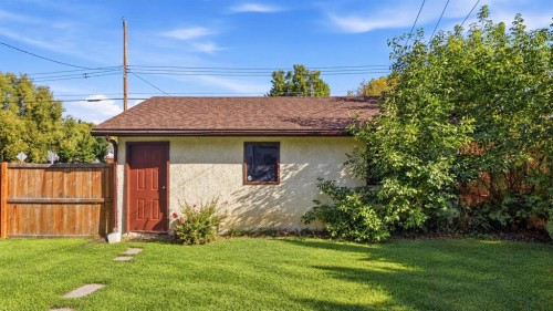 5120 53 Avenue, Ponoka, AB 