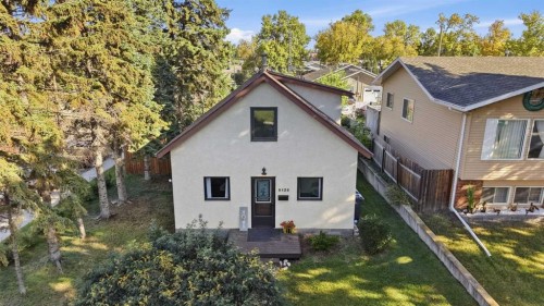 5120 53 Avenue, Ponoka, AB 