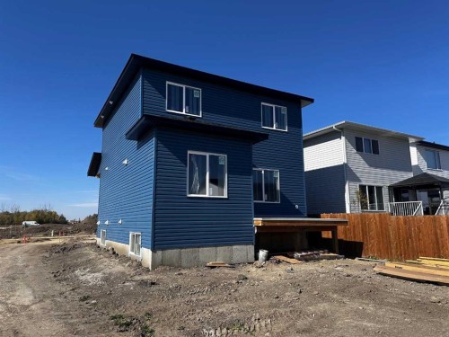 114 Norseman Close, Penhold, AB 