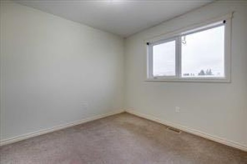 2-5511 54 Street, Ponoka, AB 
