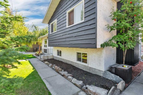 54 Lakeview Crescent, Sylvan Lake, AB 