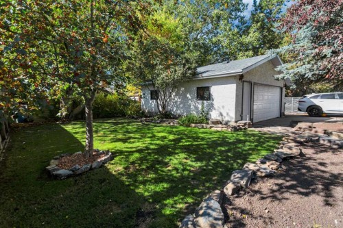 54 Lakeview Crescent, Sylvan Lake, AB 